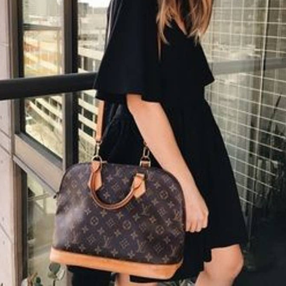 Louis Vuitton Handbags - 💎✨Authentic✨💎 Louis Vuitton Monogram Alma Hand Bag